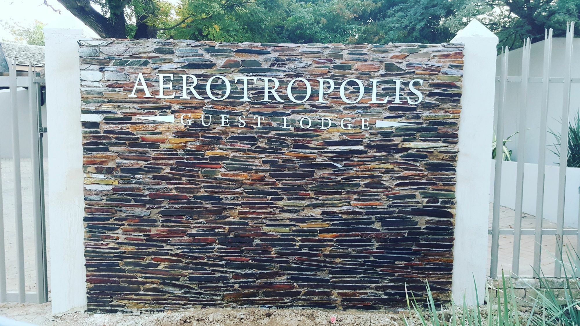 Aerotropolis Guest Lodge Kempton Park Exterior foto